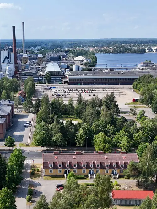 Ilmakuva Vanhan Varkauden tehdasalueesta ja Haukivedestä