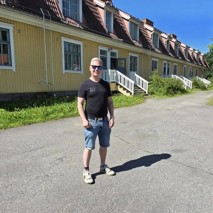 Korpelan uusi omistaja Savontie 9:n edessä